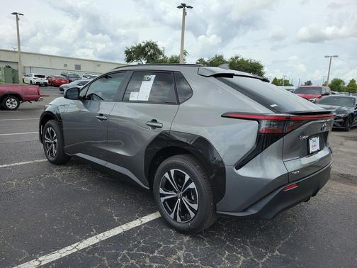 2025 Toyota bZ4X XLE