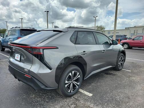 2025 Toyota bZ4X XLE