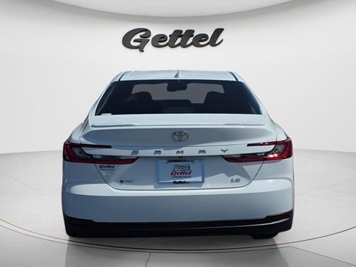 Ice Cap 2025 Toyota Camry LE