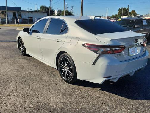 2022 Toyota Camry SE