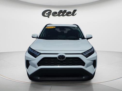 Ice Cap 2024 Toyota RAV4 XLE