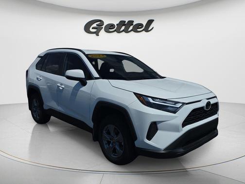Ice Cap 2024 Toyota RAV4 XLE