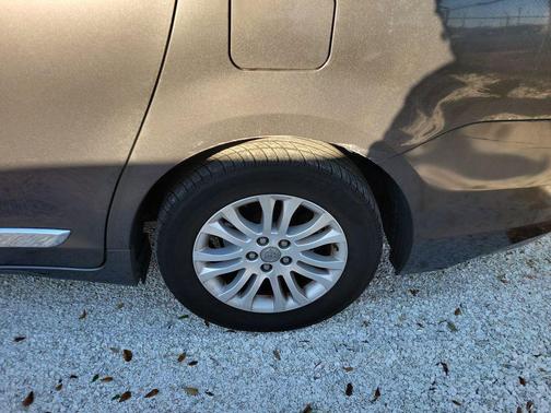 2017 Toyota Sienna XLE Premium