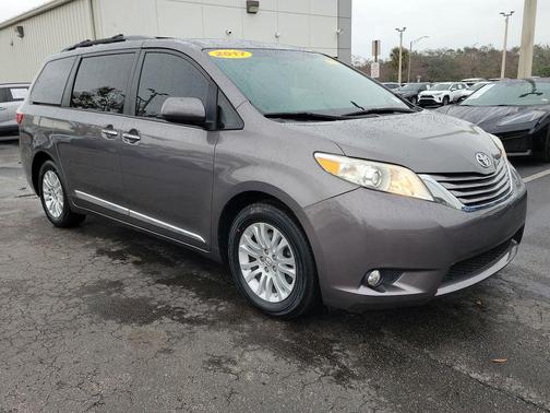 2017 Toyota Sienna XLE Premium