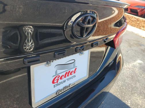 2020 Toyota Camry SE