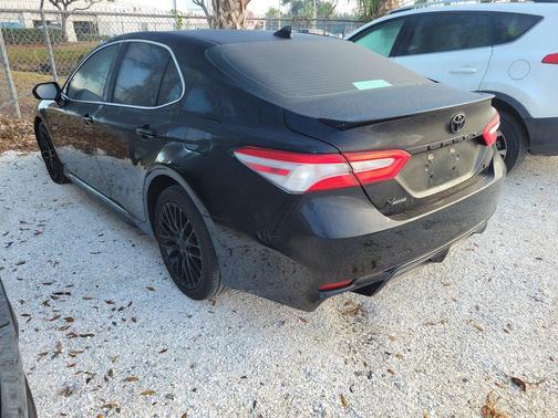 2020 Toyota Camry SE