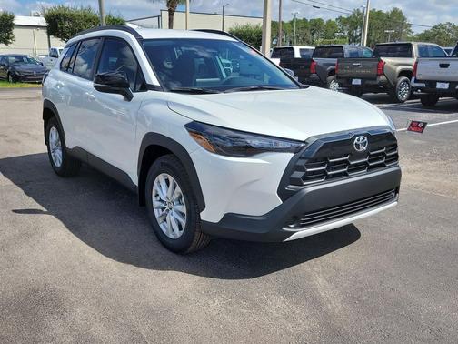 2026 Toyota Corolla Cross LE