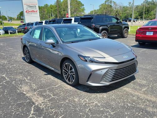 2025 Toyota Camry XLE