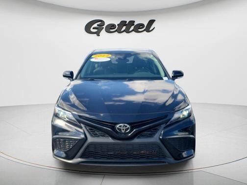 Midnight Black Metallic 2022 Toyota Camry SE