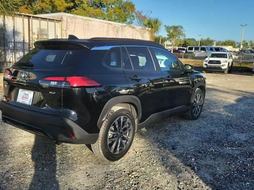 2023 Toyota Corolla Cross XLE