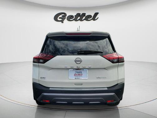 Pearl White Tricoat 2023 Nissan Rogue SL