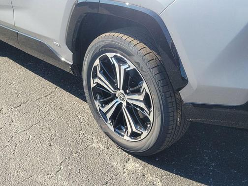 2025 Toyota RAV4 Hybrid SE