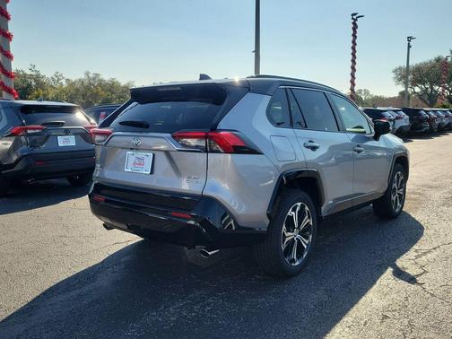 2025 Toyota RAV4 Hybrid SE