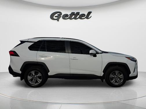 Ice Cap 2024 Toyota RAV4 XLE