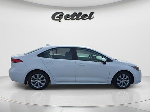 Ice Cap 2025 Toyota Corolla LE