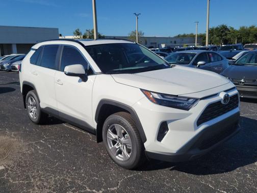 2025 Toyota RAV4 XLE