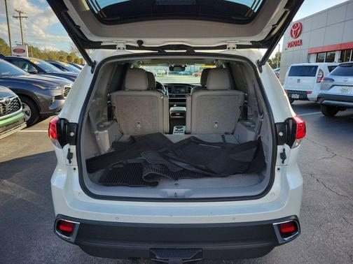 2019 Toyota Highlander Hybrid Platinum