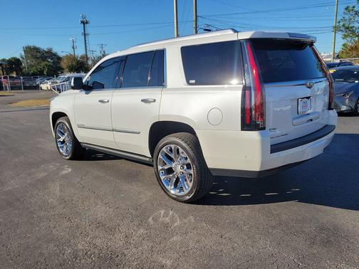 2017 Cadillac Escalade Platinum