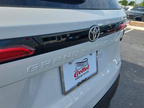 2024 Toyota Grand Highlander Limited