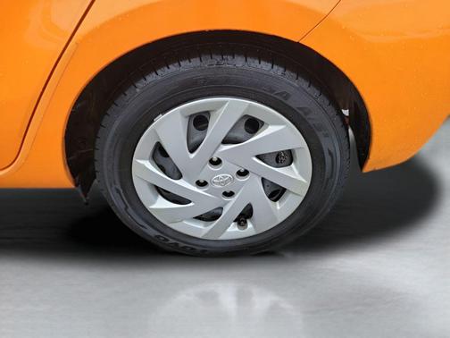 2015 Toyota Prius c Two