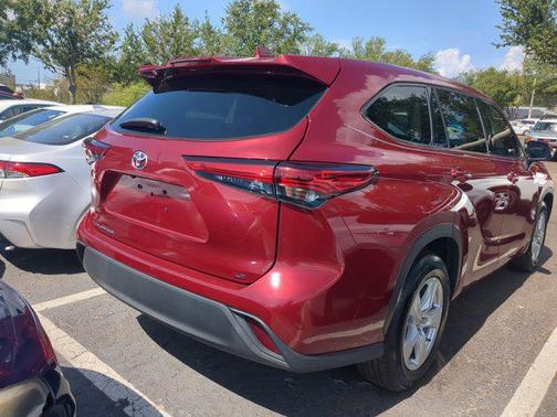 2020 Toyota Highlander LE
