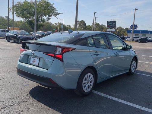 2022 Toyota Prius LE