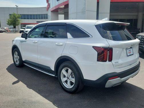 2024 Kia Sorento LX