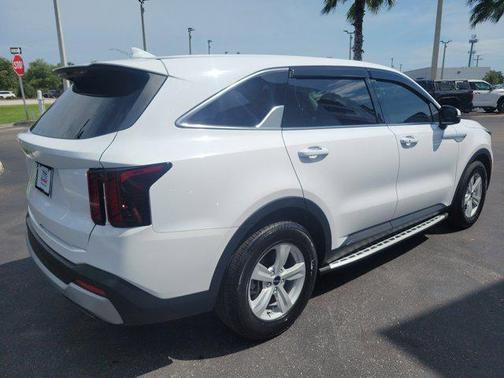 2024 Kia Sorento LX