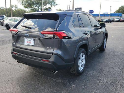 2021 Toyota RAV4 Hybrid XLE