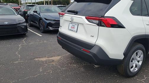 2025 Toyota RAV4 LE