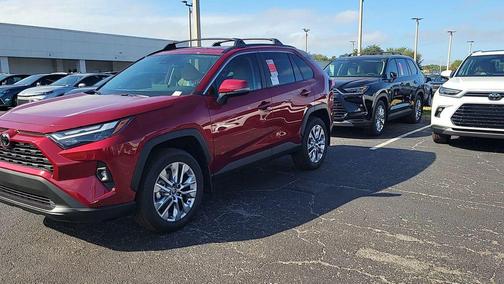 2025 Toyota RAV4 XLE Premium