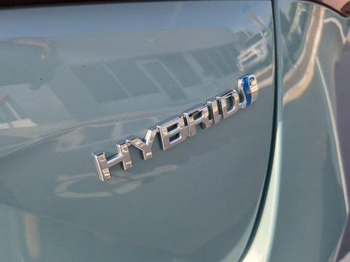 2022 Toyota Prius LE