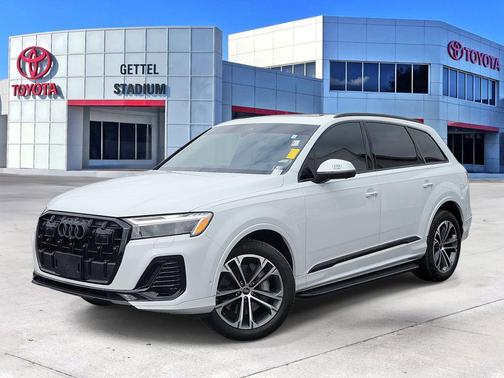 2025 Audi Q7 45 Premium Plus