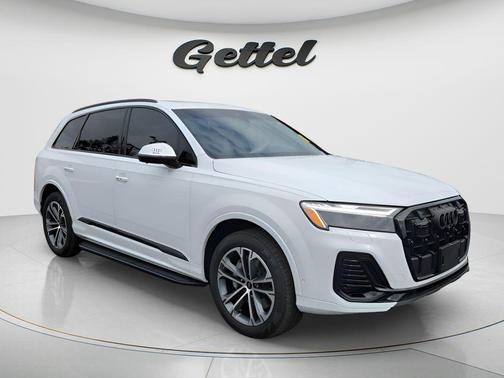 2025 Audi Q7 45 Premium Plus