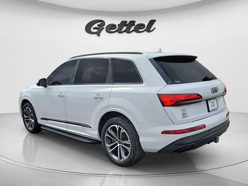 2025 Audi Q7 45 Premium Plus