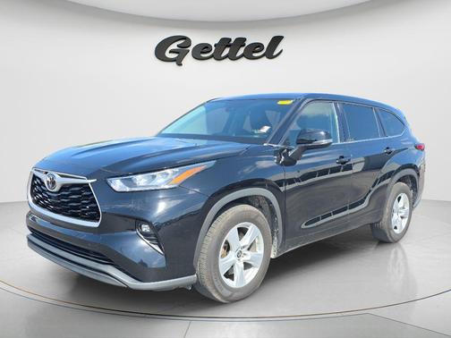 Midnight Black Metallic 2020 Toyota Highlander LE