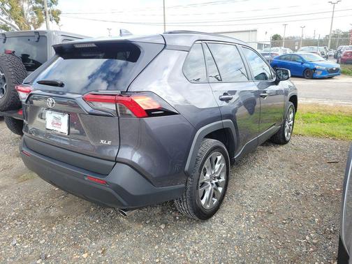 2023 Toyota RAV4 XLE Premium