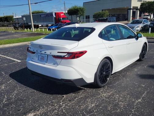 2025 Toyota Camry SE