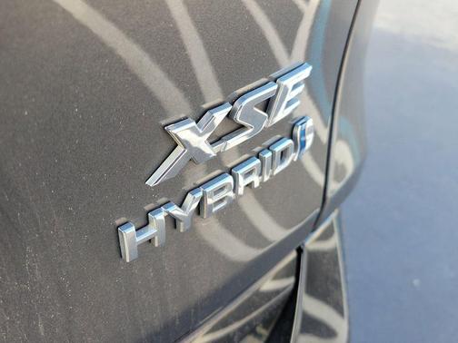 2021 Toyota RAV4 Hybrid SE