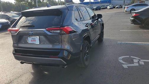 2021 Toyota RAV4 Hybrid SE