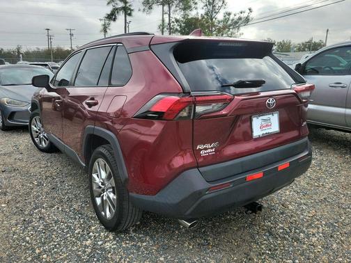2019 Toyota RAV4 XLE Premium