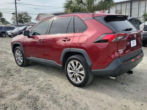 2019 Toyota RAV4 XLE Premium