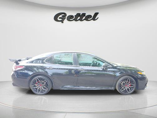 Midnight Black Metallic 2021 Toyota Camry SE