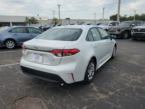 2025 Toyota Corolla LE