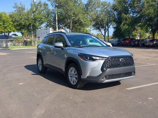 2024 Toyota Corolla Cross LE