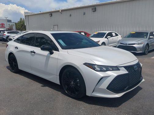 2022 Toyota Avalon Hybrid XSE