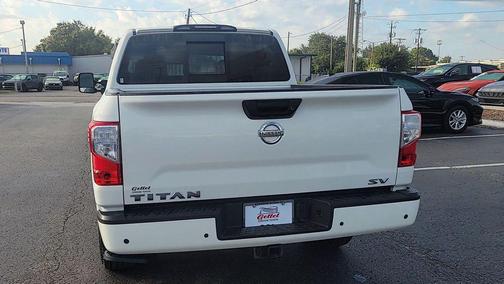 2021 Nissan Titan SV