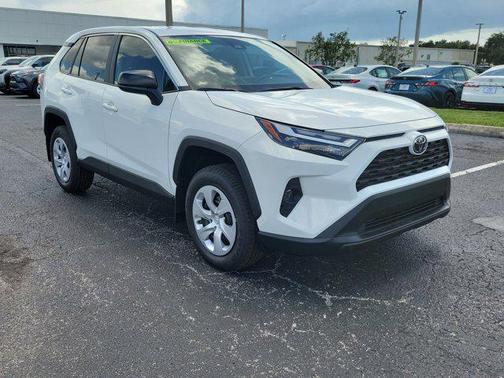 2025 Toyota RAV4 LE