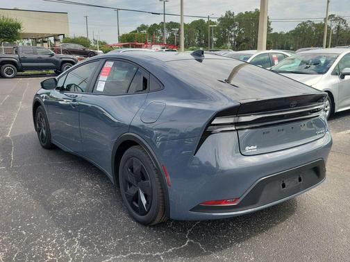 2026 Toyota Prius Plug-In Hybrid SE