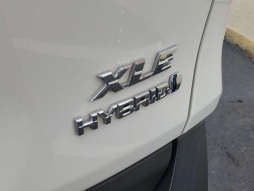 2023 Toyota RAV4 Hybrid XLE